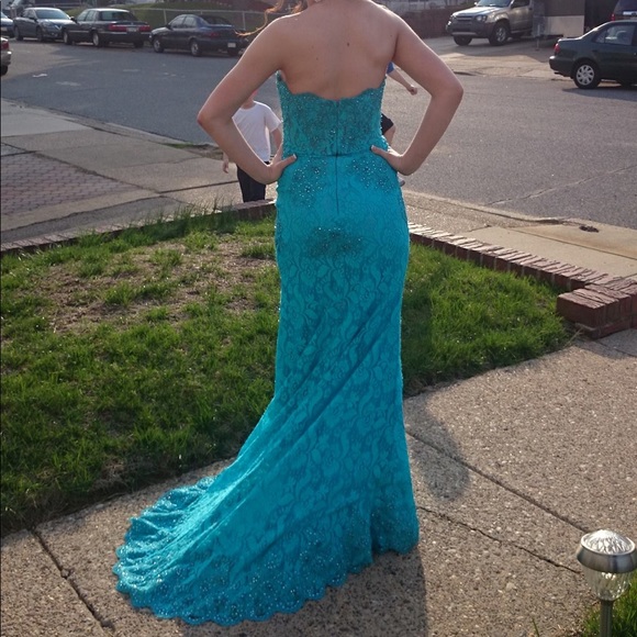 Prom Dress - Picture 2 of 6
